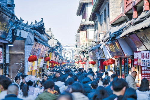 “泉”在济南过大年｜灯笼高高挂 泉城春节“气氛组”上线