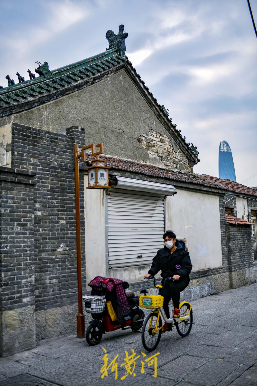 水泥路重铺石板路 老街巷重回旧时光