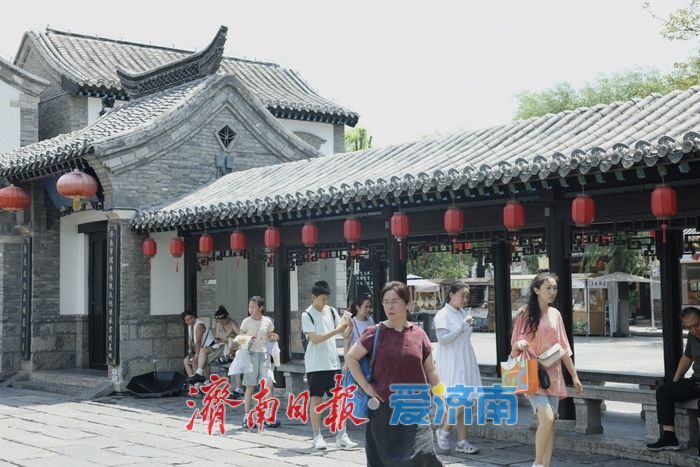 雨后百花洲畔引客来 泉城古韵共蓝天