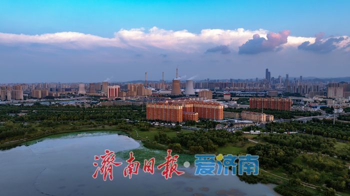 一年四季 泉在济南｜华山湖披上霞光盛装 ，演绎“湖光山色”醉美时刻