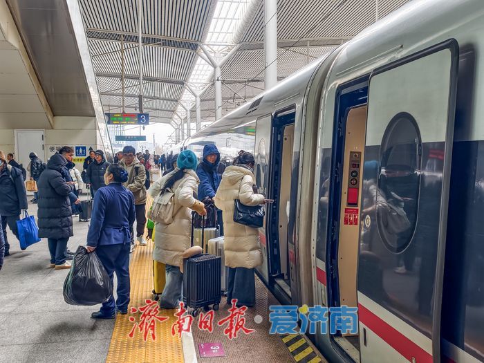 春运倒计时，高校寒假陆续开启，铁路迎学生客流高峰