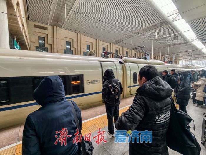 春运倒计时，高校寒假陆续开启，铁路迎学生客流高峰