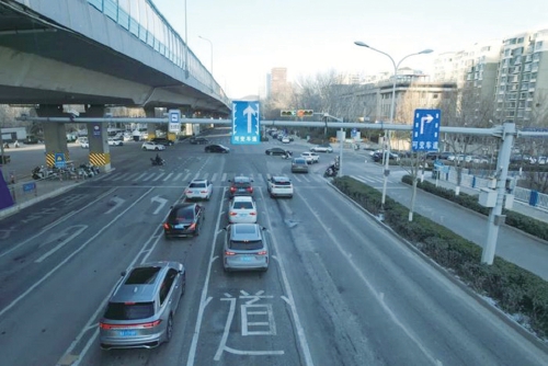 济南首个联动可变车道上线！二环南高架路东向西高峰期拥堵降低25.5%