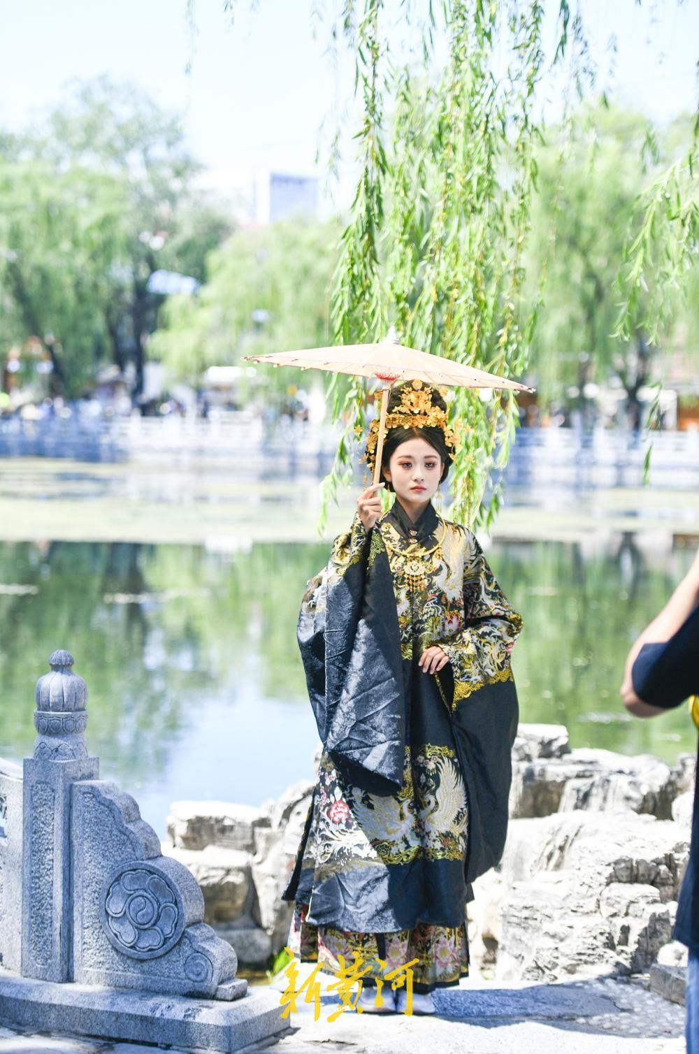 济南雨后清凉天，汉服摇曳入画来