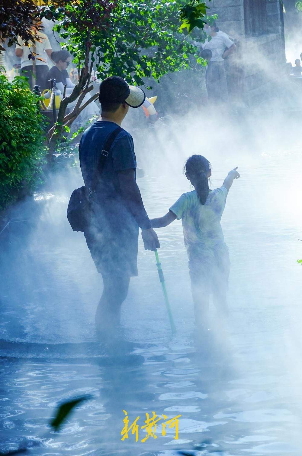 济南:泉水雾森送清凉 开启消暑“仙境模式”